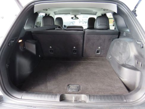 Used 2020 Jeep Cherokee Limited image 25