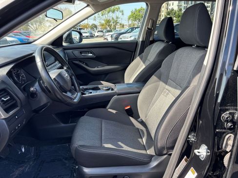 Used 2025 Nissan Rogue SV AWD/4WD image 38