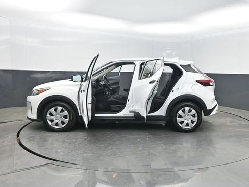 Used 2023 Nissan Kicks S FWD image 37