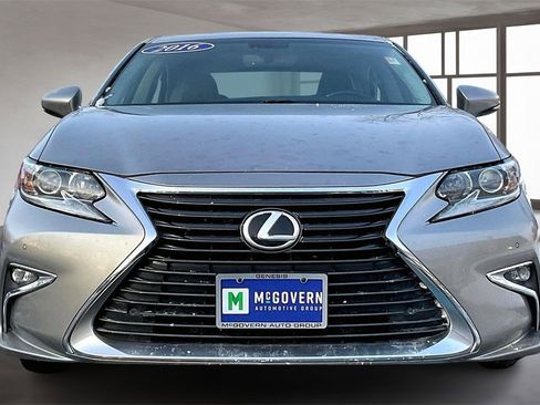 Used 2016 Lexus ES 350 w/ Navigation System Package image 2