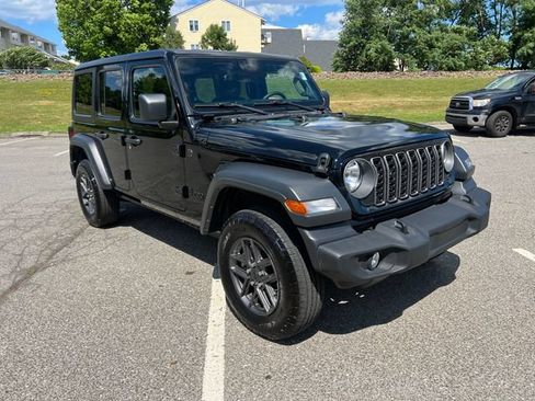 Used 2025 Jeep Wrangler Unlimited Sport AWD/4WD image 1