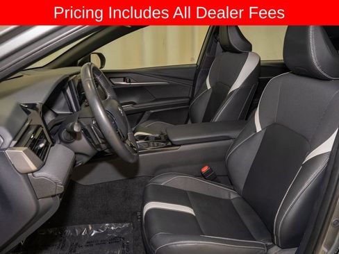 Used 2025 Toyota Camry SE w/ Convenience Package FWD image 10