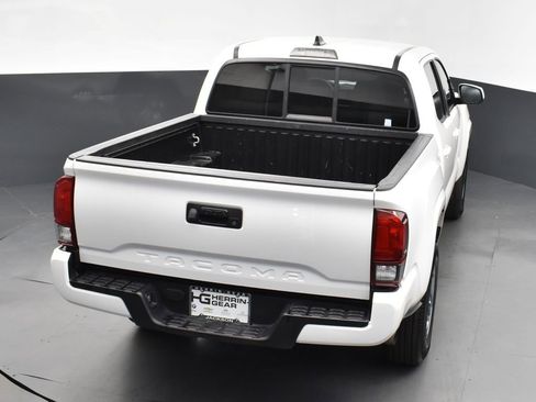 Used 2022 Toyota Tacoma SR w/ SR Convenience Package RWD image 29