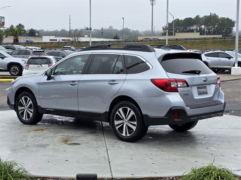 Used 2019 Subaru Outback 2.5i Limited image 4