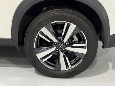 Used 2023 Nissan Rogue SL image 42