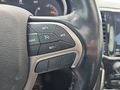 Used 2022 Jeep Grand Cherokee Limited AWD/4WD image 23