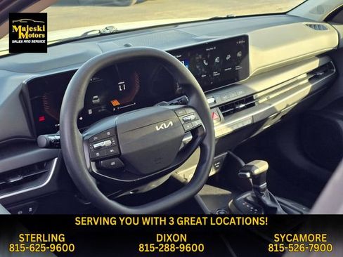 Used 2025 Kia K4 LXS image 2
