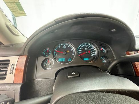 Used 2012 Chevrolet Avalanche LS w/ All-Star Edition AWD/4WD image 23