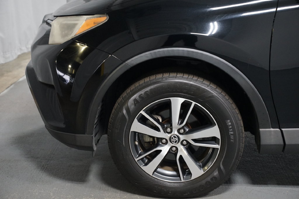 Used 2017 Toyota RAV4 XLE FWD image 5