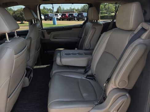 Certified 2022 Honda Odyssey Touring image 21