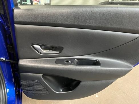 Used 2024 Hyundai Elantra Limited FWD image 13