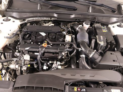 Used 2022 Hyundai Sonata Limited w/ Preferred Accessory Package FWD image 19