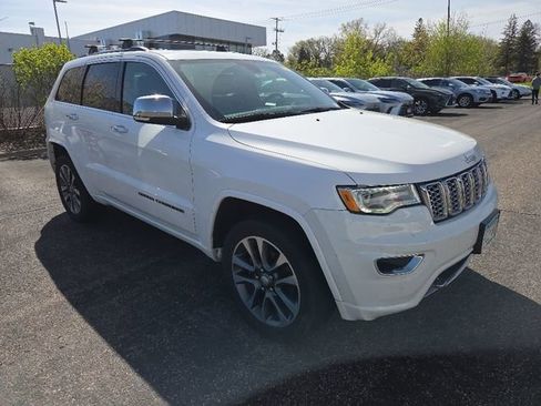 Used 2018 Jeep Grand Cherokee Overland AWD/4WD image 2