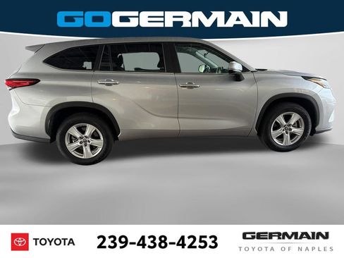 Used 2023 Toyota Highlander L FWD image 10