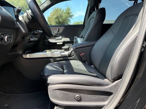 Used 2021 Mercedes-Benz GLB 250 image 9
