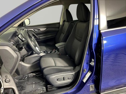 Used 2018 Nissan Rogue SV w/ Premium Package AWD/4WD image 21