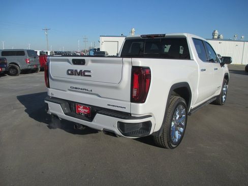 Certified 2022 GMC Sierra 1500 Denali image 5