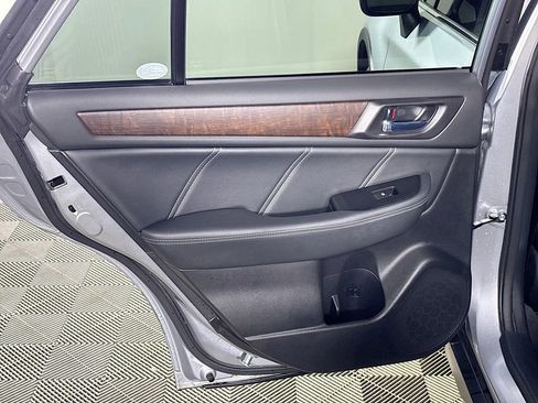 Used 2019 Subaru Outback 3.6R Limited w/ Popular Package #2 image 20