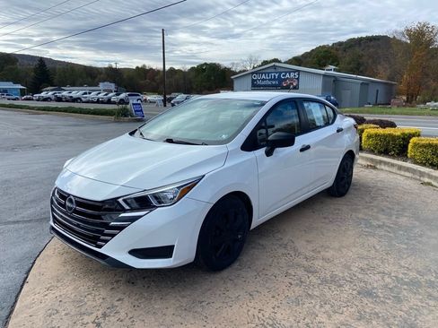 Used 2024 Nissan Versa S FWD image 1