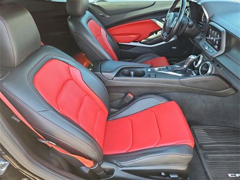 Used 2023 Chevrolet Camaro LT w/ Technology Package image 17