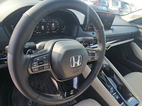 Used 2025 Honda Accord EX-L image 5