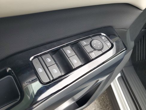 New 2026 Nissan Pathfinder SL image 16