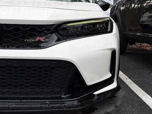 Used 2024 Honda Civic Type R image 12