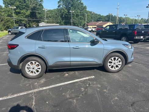 Used 2025 Ford Escape Active w/ Active Premium Tech Pack AWD/4WD image 6