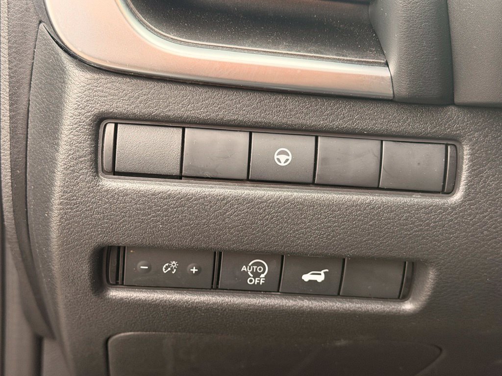 Used 2026 Nissan Rogue SV FWD image 23