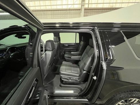 Certified 2025 Chevrolet Suburban Z71 w/ Z71 Off-Road Package image 20