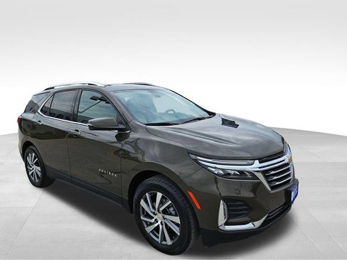 Used 2024 Chevrolet Equinox Premier FWD image 4