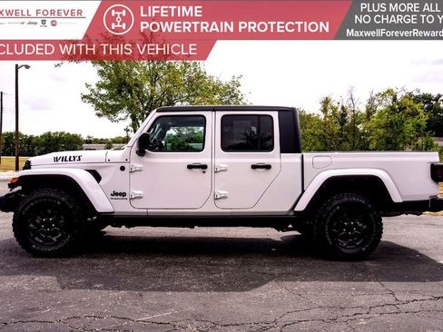 Used 2023 Jeep Gladiator Willys image 12