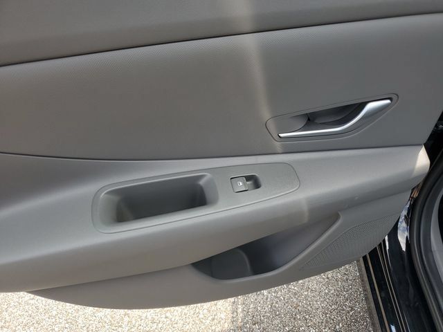 Used 2023 Hyundai Elantra SEL FWD image 15