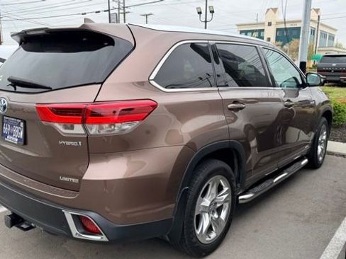 Used 2019 Toyota Highlander Limited image 11