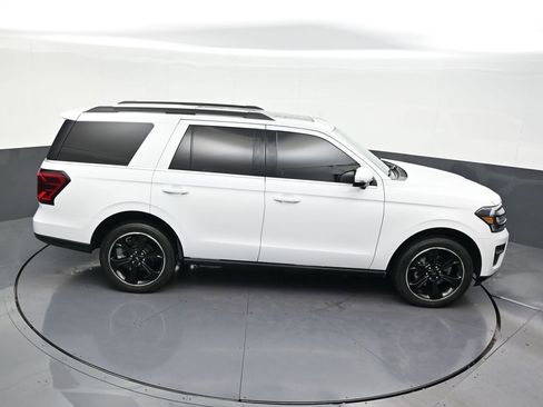 Used 2023 Ford Expedition Limited image 20