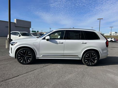 New 2026 Volvo XC90 T8 Plus image 6