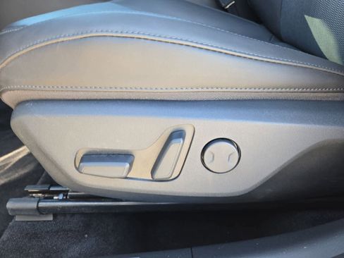 Certified 2023 Kia Niro EX image 16