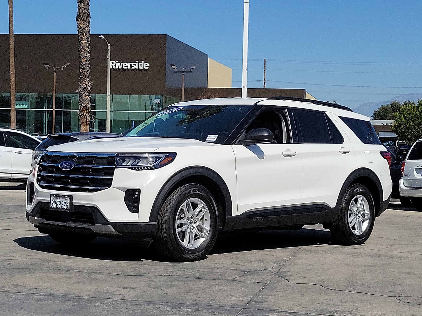 Used 2026 Ford Explorer Active w/ Active Comfort Package RWD image 1