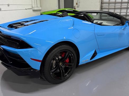 Used 2020 Lamborghini Huracan EVO RWD image 17