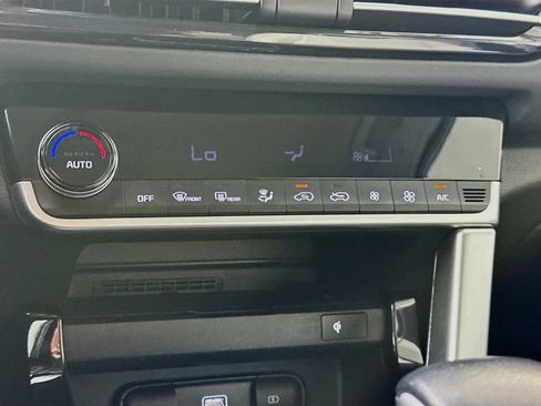 Used 2023 Kia Seltos SX image 18