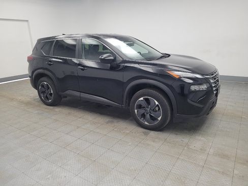 Used 2024 Nissan Rogue SV image 11