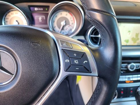 Used 2015 Mercedes-Benz SLK 250 w/ Premium Package image 44