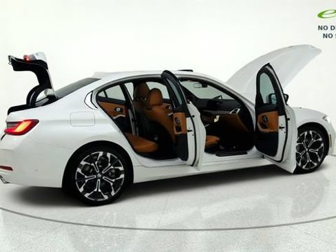 Used 2025 BMW 330i Sedan RWD image 9
