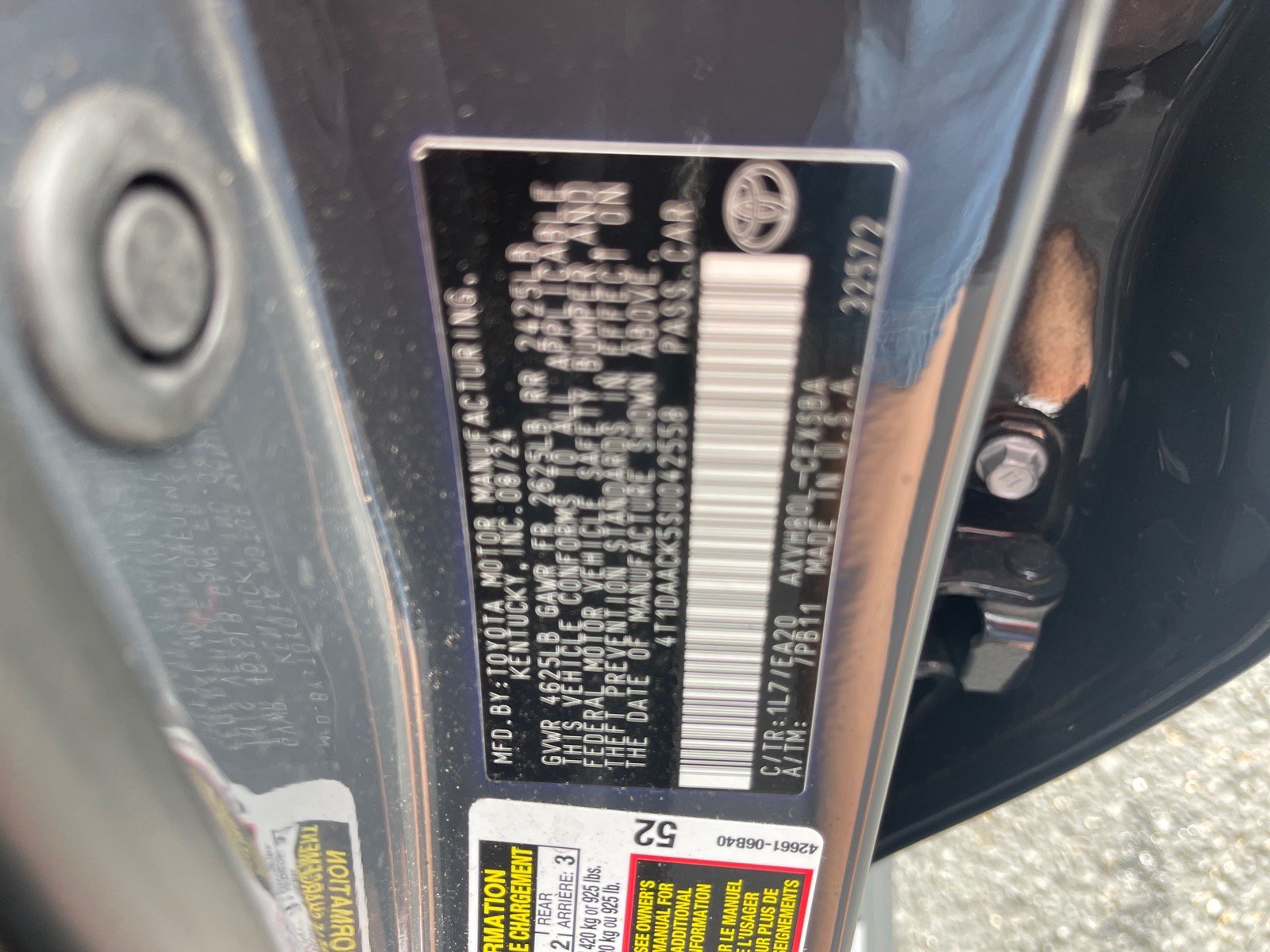 Used 2025 Toyota Camry SE w/ Convenience Package FWD image 11