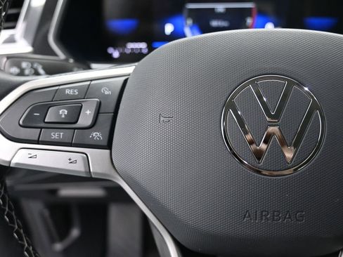 Used 2024 Volkswagen Tiguan S image 15