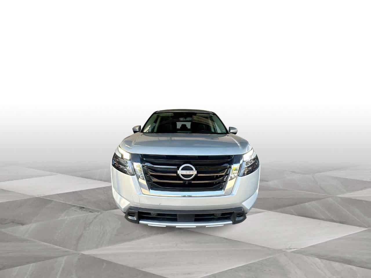 Used 2025 Nissan Pathfinder SL AWD/4WD image 3