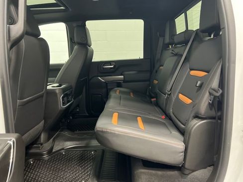 Used 2022 GMC Sierra 2500 AT4 w/ AT4 Premium Plus Package image 18