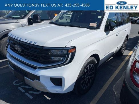 Used 2025 Ford Expedition Platinum AWD/4WD image 2