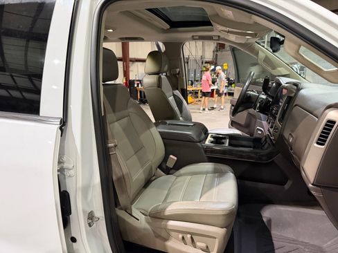 Used 2016 GMC Sierra 2500 Denali w/ Duramax Plus Package AWD/4WD image 26