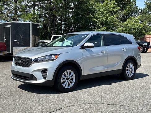 Used 2019 Kia Sorento L FWD image 3